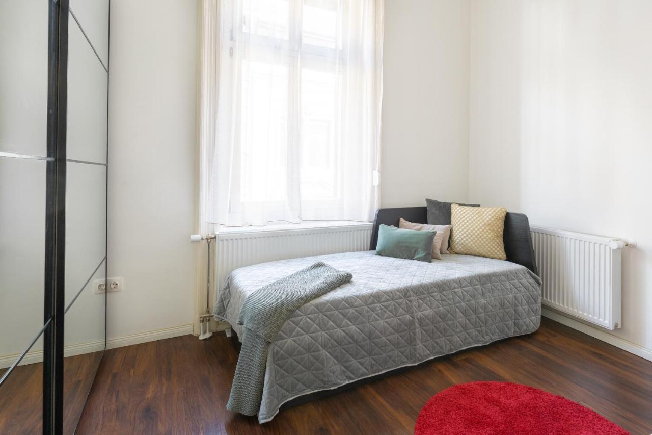 Апартаменты Red Dot One - New Unit In Heart Of Jewish Quarter Будапешт Экстерьер фото